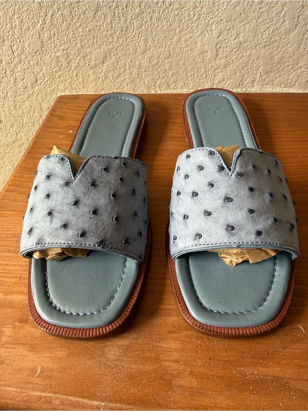 Tecovas Carmen Chambray Ostrich Sandal
